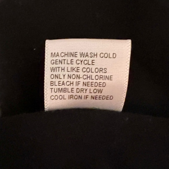 Pointed sweetheart neckline midi dress - Picture 6 of 7